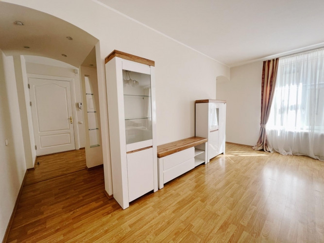 Plašs 4-istabu dzīvoklis vēstniecību rajonā. Izīrē ērtu un mājīgu dzīvokli klusajā Rīga - foto 5