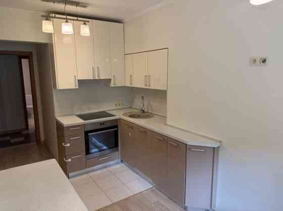 Продаётся светлая и солнечная 3-комнатная квартира с лоджией в Золитуде. Rīga