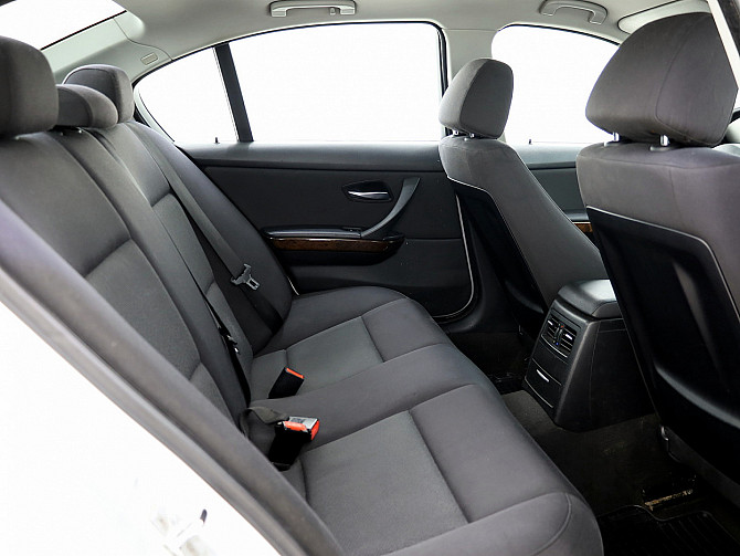 BMW 320 Business ATM 2.0 D 120kW Таллин - изображение 7