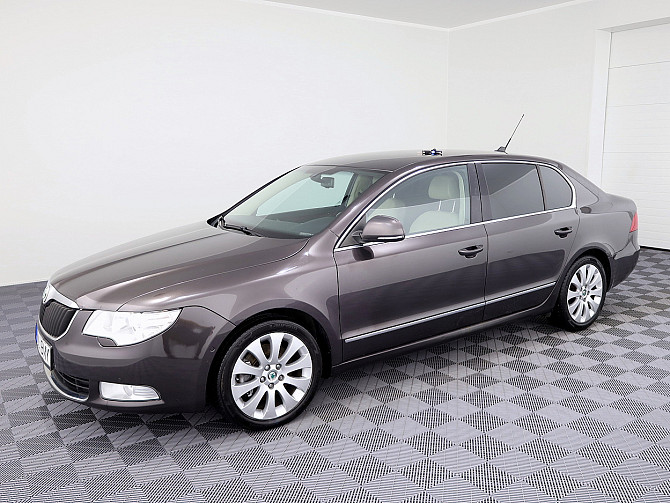 Skoda Superb Highline ATM 1.8 118kW Таллин - изображение 2