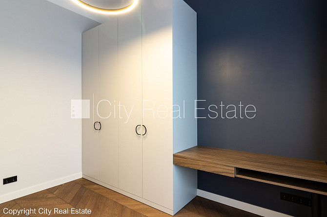 Закрытый двор, вход с улицы и со двора, лестничная клетка после косметического Рига - изображение 11