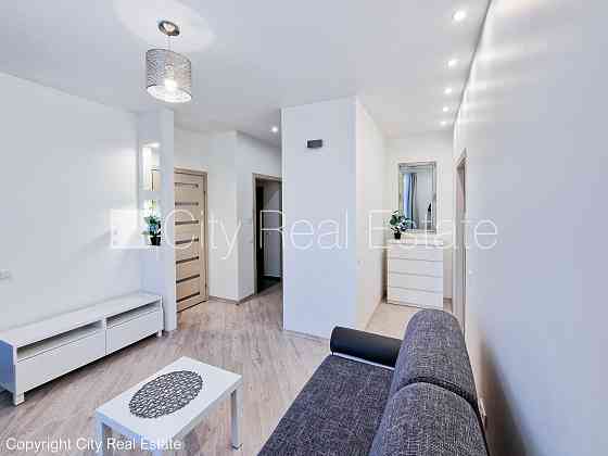 Проект - Структору 7, реновированный дом, место для машины, лестничная клетка Рига