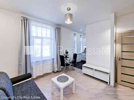 Проект - Структору 7, реновированный дом, место для машины, лестничная клетка Рига