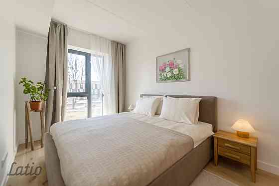 Izīrē modernu 2 istabu dzīvokli Mežaparkā, Mirdzas Ķempes ielā 

Tiek izīrēts jauns, pilnībā aprīkot Рига