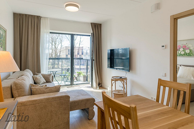 Izīrē modernu 2 istabu dzīvokli Mežaparkā, Mirdzas Ķempes ielā 

Tiek izīrēts jauns, pilnībā aprīkot Рига - изображение 1