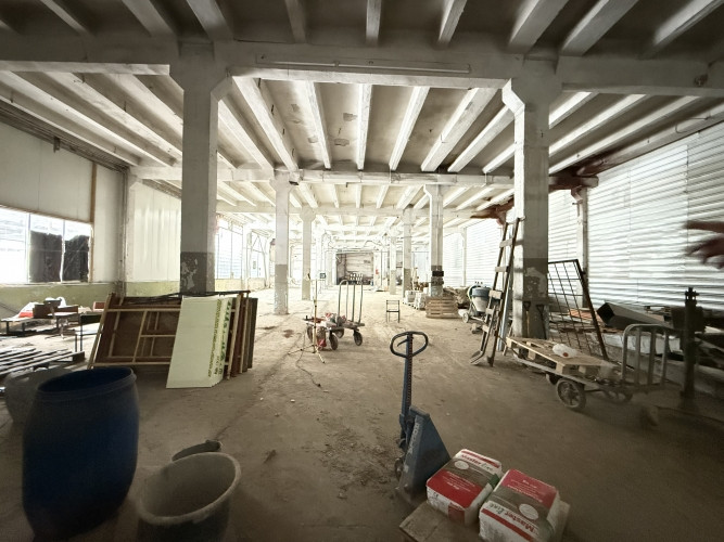 Iznomā noliktavas/ražošanas telpas  1. stāvā bez apkures.  Telpas atrodas ēkas 1. stāvā ar Rīga - foto 10