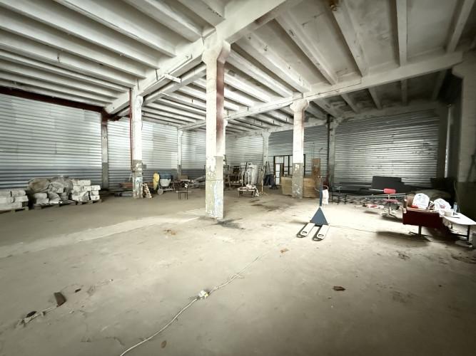 Iznomā noliktavas/ražošanas telpas  1. stāvā bez apkures.  Telpas atrodas ēkas 1. stāvā ar Rīga - foto 12