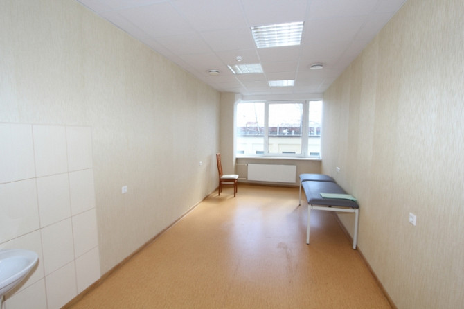 Pieejamas telpas ar izlietni kompleksā Dzintars. Telpas nodrošinātas ar diennakts apsardzi, mēbelēm, Рига - изображение 1