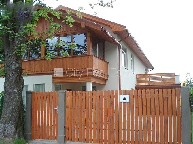 Фасадный дом, реновированный дом, закрытый двор, вход с улицы и со двора, Рига - изображение 4