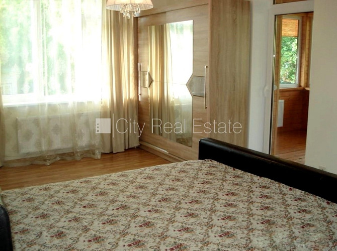 Фасадный дом, реновированный дом, закрытый двор, вход с улицы и со двора, Рига - изображение 12