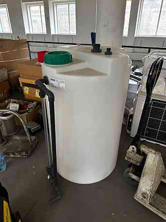 Продам баки пластиковые. Состояние хорошее. Находятся в Риге, Ильгуциемс. Рига