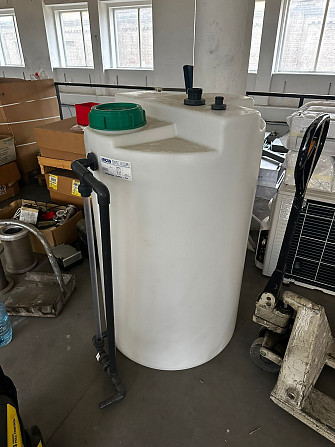 Продам баки пластиковые. Состояние хорошее. Находятся в Риге, Ильгуциемс. Рига - изображение 2