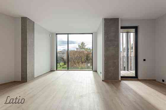 Ekskluzīvā vietā, Siguldas centrā, pieejams 4-istabu dzīvoklis ar plašu terasi. Pārdod modernu dzīvo Cигулда