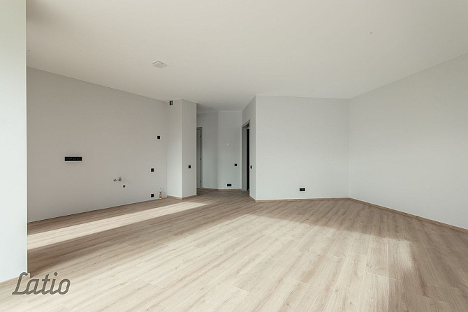 Ekskluzīvā vietā, Siguldas centrā, pieejams 4-istabu dzīvoklis ar plašu terasi. Pārdod modernu dzīvo Cигулда - изображение 5