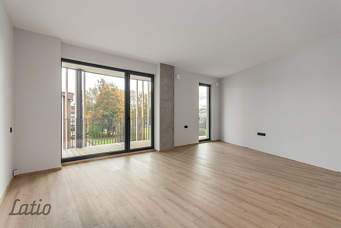 Ekskluzīvā vietā, Siguldas centrā, pieejams 3-istabu dzīvoklis ar plašu terasi. Pārdod modernu dzīvo Cигулда - изображение 2