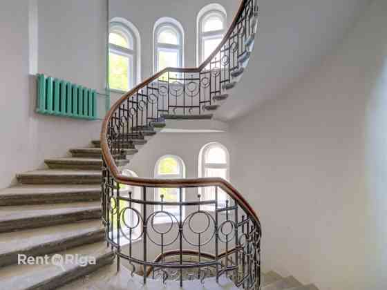 Продаётся солнечная и элегантная квартира в полностью отреставрированном Rīga