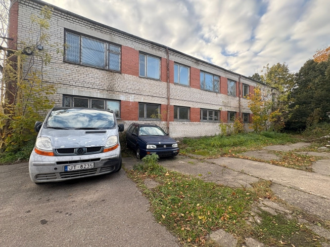 Pieejamas noliktavas/ražošanas telpas labā lokācijā un par izdevīgu cenu.   Telpas ir Rīga - foto 1