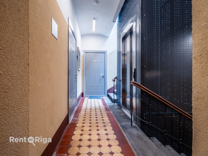 Mēbelēts 2-istabu dzīvoklis jūgendstila ēkā Rīgas centrā  Soļu attālumā no Klusā Rīga - foto 8