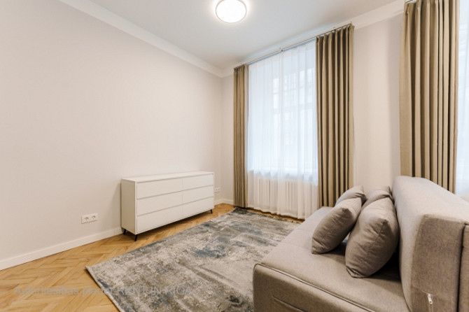 Mēbelēts Studio dzīvoklis Rīgas Centrā  Dzīvoklis ietver dzīvojamo istabu, kas apvienota ar Rīga - foto 8