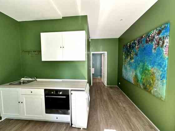 Сдаётся 2-комнатная квартира в центре Риги!  Дом построен в 1914 году из глиняного Rīga