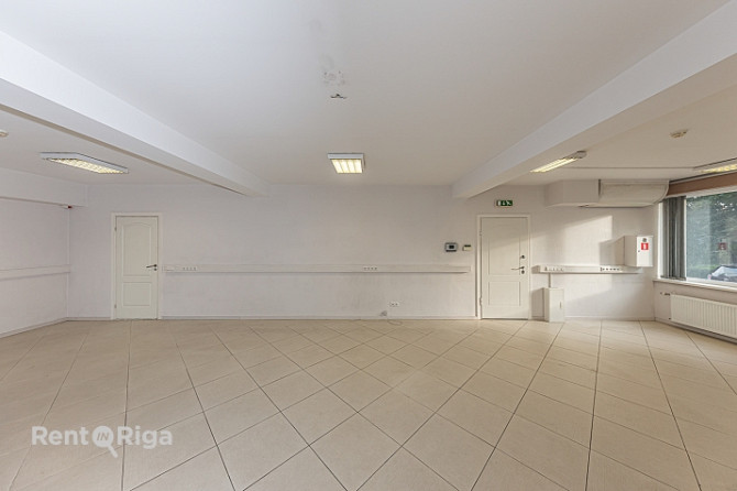 Plaša pielietojuma telpas Čiekurkalnā.   Piedāvājam nomai gaišas un plašas telpas ēkas Rīga - foto 7