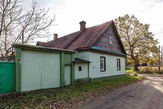 Pārdod pusi dzīvojamās mājas Daugavpilī (Nīderkūnu apkaime) 
- Saimniecības ēka, garāža
- zeme 821 m Рига