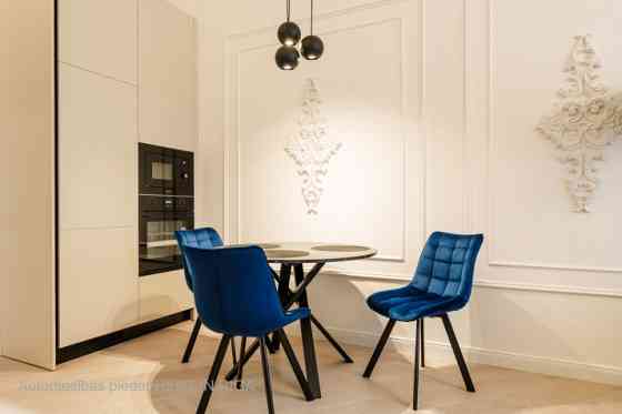 Предлагается в аренду изысканная квартира в красивом, аристократичном здании на Rīga