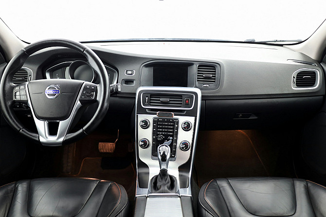 Volvo V60 Ocean Race Facelift ATM 2.0 D4 110kW Tallina - foto 5