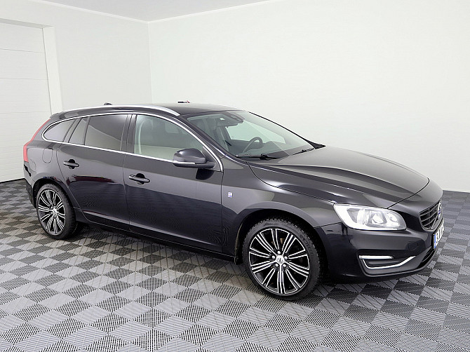 Volvo V60 Ocean Race Facelift ATM 2.0 D4 110kW Tallina - foto 1