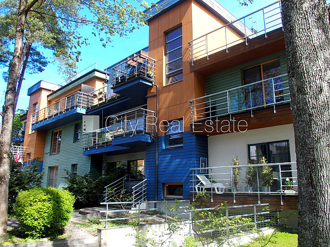 Фасадный дом, благоустроенная озеленённая территория, вход с улицы и со двора, Рижский район - изображение 11