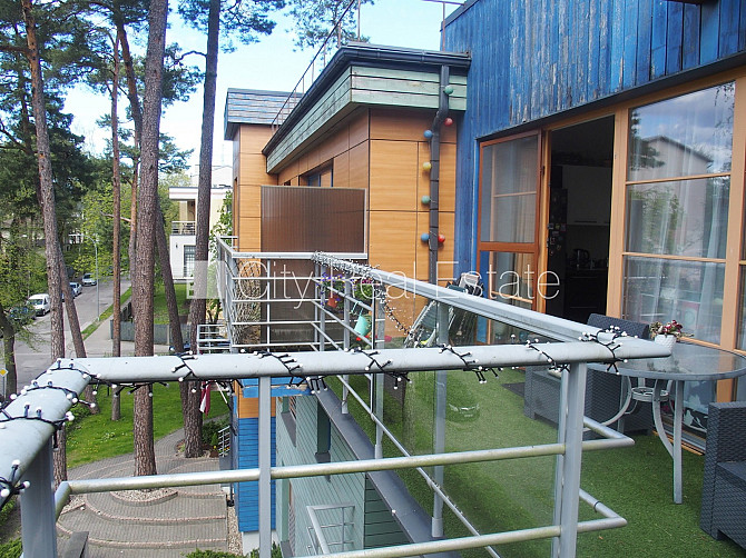 Фасадный дом, благоустроенная озеленённая территория, вход с улицы и со двора, Рижский район - изображение 12