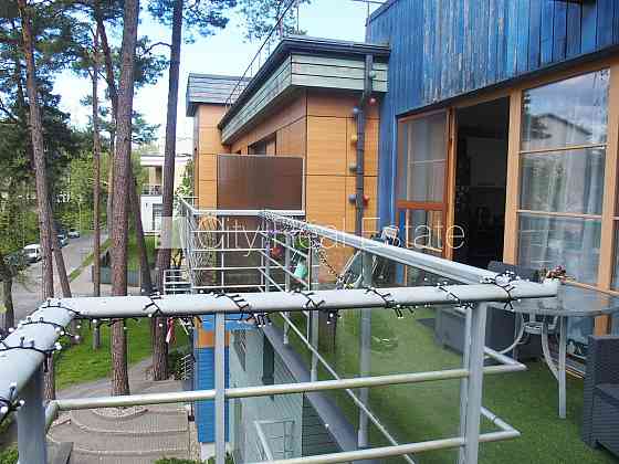 Дом во дворе, благоустроенный озеленённый двор, закрытая территория, охраняемая Рига