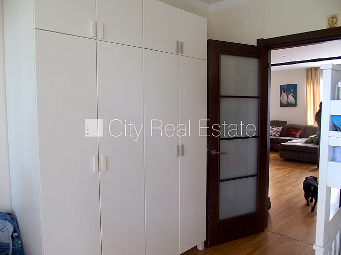 Дом во дворе, благоустроенный озеленённый двор, закрытая территория, охраняемая Рига - изображение 14