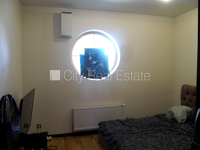 Дом во дворе, благоустроенный озеленённый двор, закрытая территория, охраняемая Рига - изображение 16