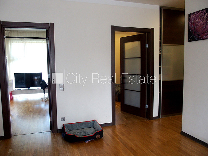 Дом во дворе, благоустроенный озеленённый двор, закрытая территория, охраняемая Рига - изображение 15