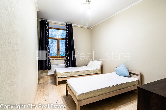 Дом во дворе, реновированный дом, благоустроенный озеленённый двор, закрытый Рига - изображение 10