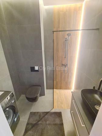 Здание во дворе, реновированный дом, закрытый двор, вход с улицы и со двора, Рига - изображение 13