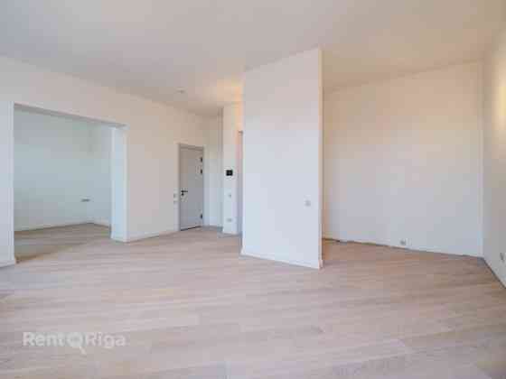 Элегантные апартаменты с балконом, выходящим во двор!  В отреставрированном Рига