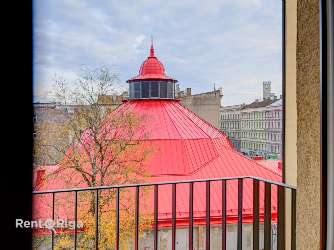 Elegans dzīvoklis ar balkonu uz iekšpagalmu!  Piedāvājumā dzīvokļi ar pilnu apdari! Rīga - foto 1