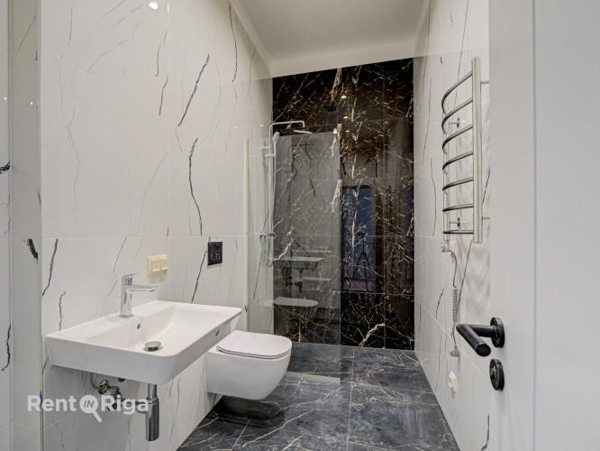 Элегантные апартаменты с балконом, выходящим во двор!  В отреставрированном Рига - изображение 9