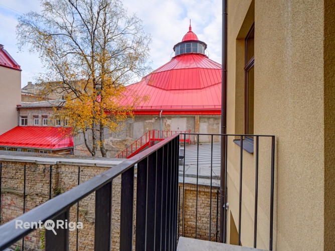 Элегантные апартаменты с балконом, выходящим во двор!  В отреставрированном Рига - изображение 2