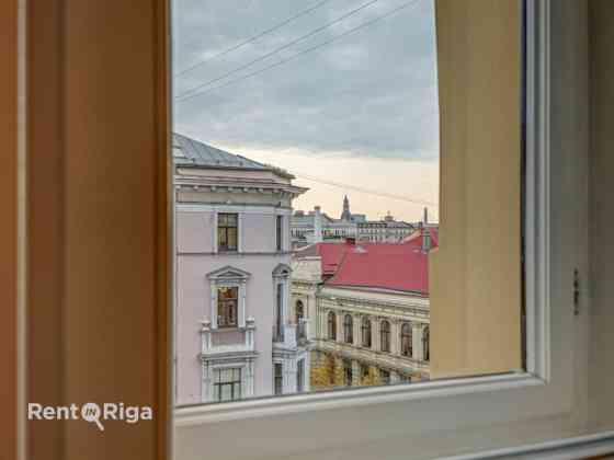 Эксклюзивная 4-комнатная мансардная квартира в центре Риги!  В Рига