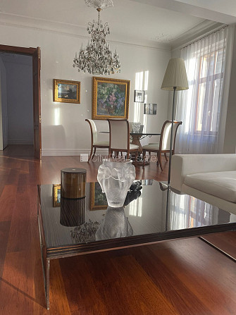 Фасадный дом, вход с улицы, лестничная клетка после косметического ремонта, окна Рига - изображение 4