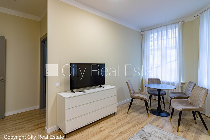 Фасадный дом, реновированный дом, благоустроенная озеленённая территория, лифт, Рига - изображение 18