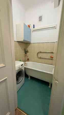 Сдаётся тёплая, солнечная и просторная двухкомнатная квартира в хорошем состоянии. Комнаты... Рига