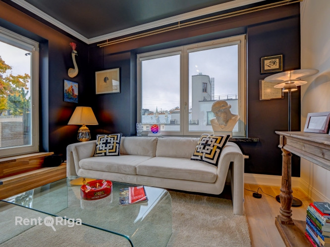 Продаётся квартира на верхнем этаже с впечатляющей террасой (60м2) в тихом центре Рига - изображение 1