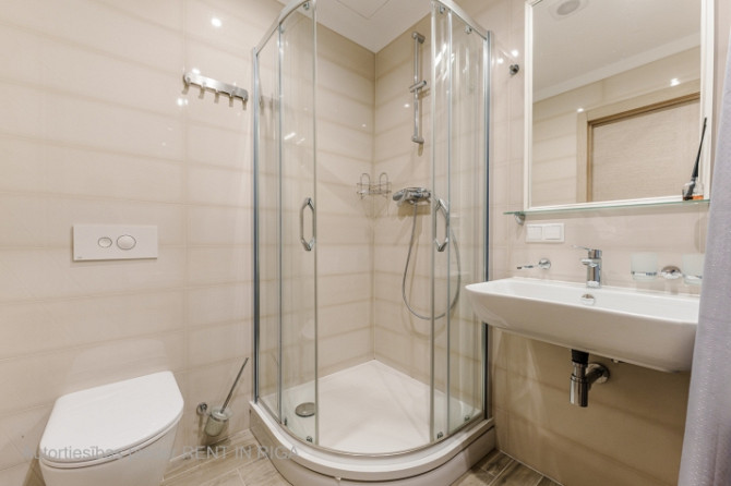 Сдаём  в аренду 2-комнатную квартиру - 65 м2, на 7 этаже в Межциемсе, в новостройке, Рига - изображение 8