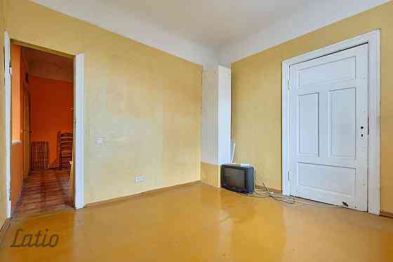 Pārdod 2-istabu dzīvokli Rīgas vēsturiskajā centrā, Ģertrūdes ielā . Dzīvoklis atrodas ēkas 5.stāvā, Рига