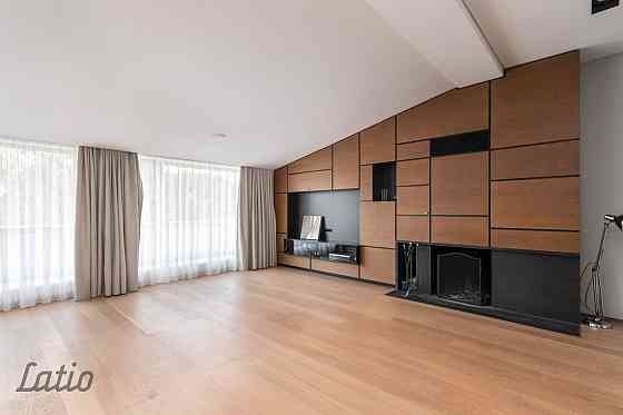 Pārdošanā ekskluzīvs penthouse apartaments Kalpaka bulvārī 9
Modernai un komfortablai dzīvei  šis pe Рига