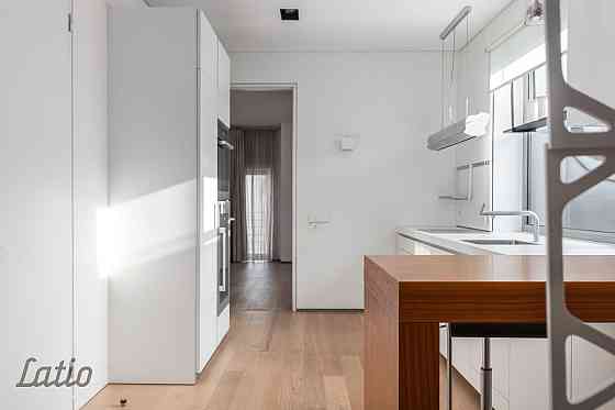 Izīrē ekskluzīvu penthouse apartamentu Kalpaka bulvārī 9
Modernai un komfortablai dzīvei  šis pentho Rīga